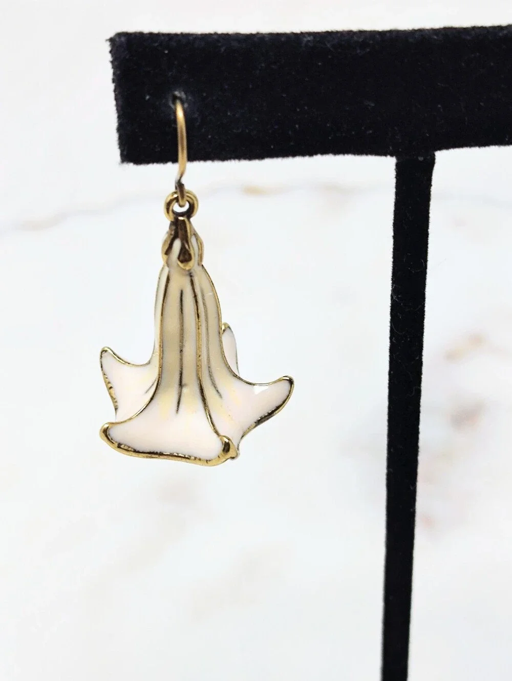 Jewelmint Cream & Gold Trumpet Flower Hanging Earrings